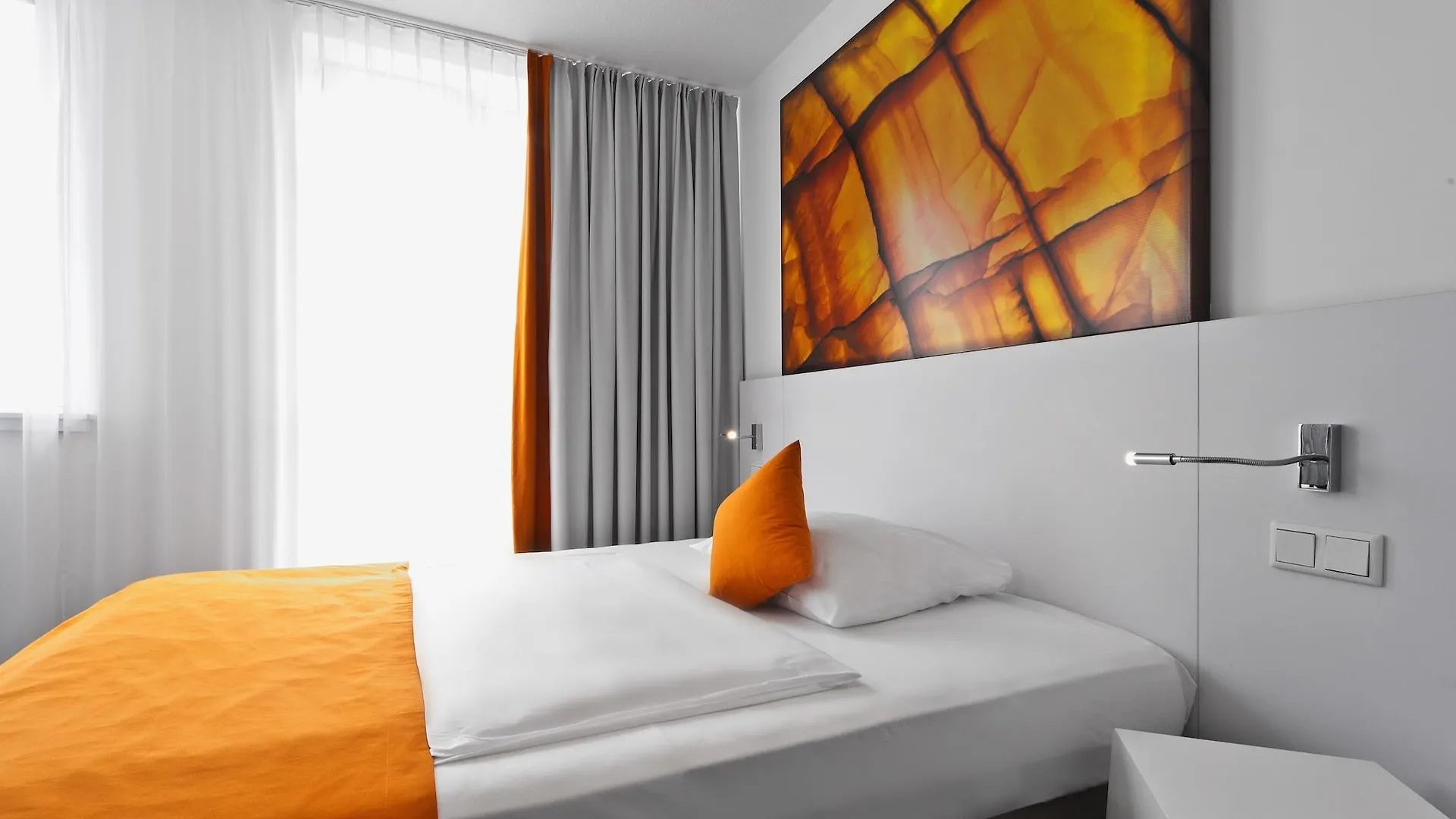 Wyndham Garden Duesseldorf City Centre Koenigsallee 4*, Düsseldorf