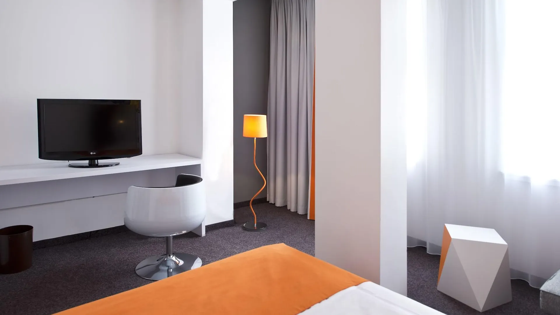 **** Hotel Wyndham Garden Duesseldorf City Centre Koenigsallee Tyskland