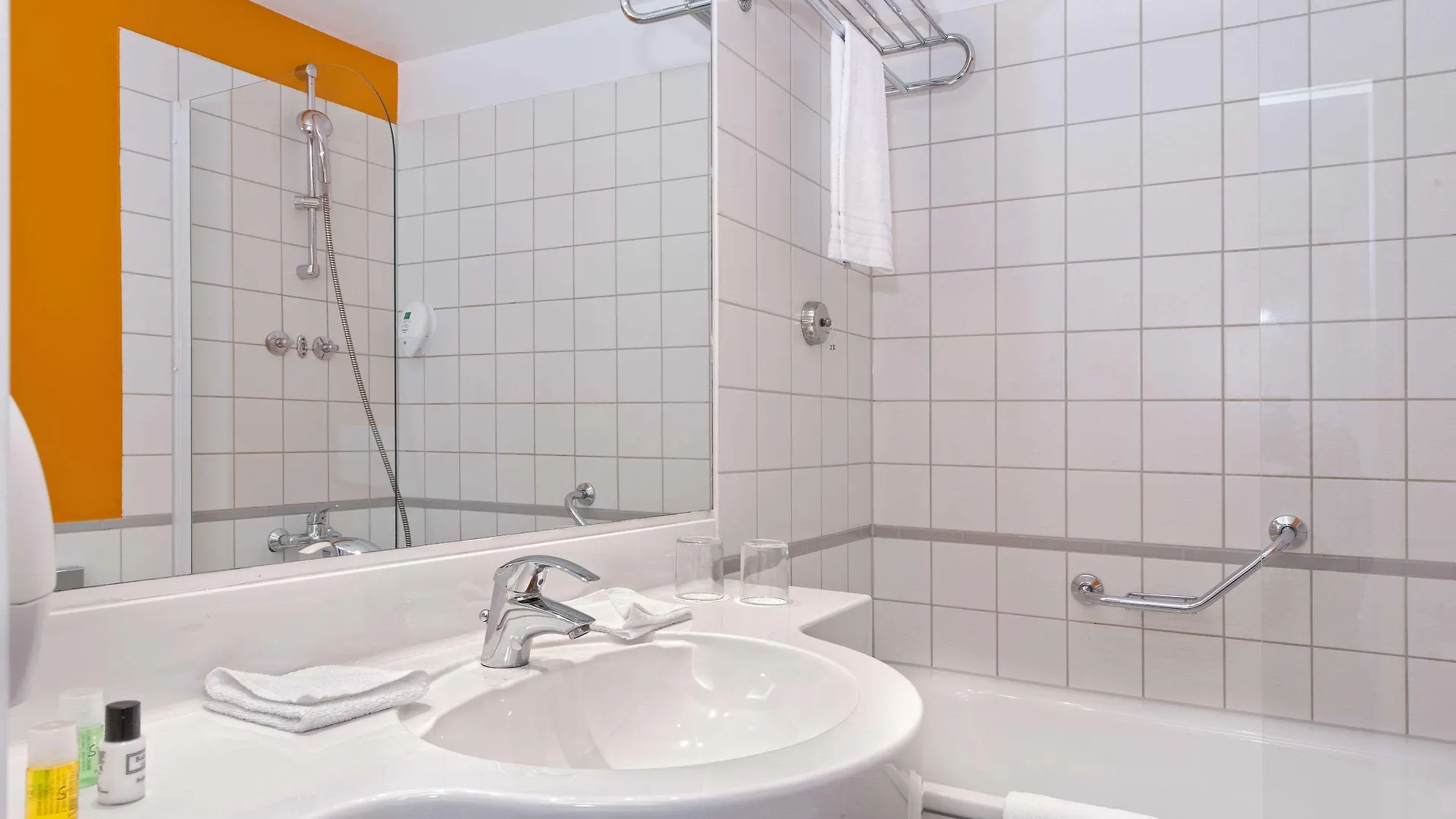 Wyndham Garden Duesseldorf City Centre Koenigsallee 4*, Düsseldorf