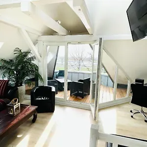 Luxury Rooftop Loft With River View 10min To City Apartment